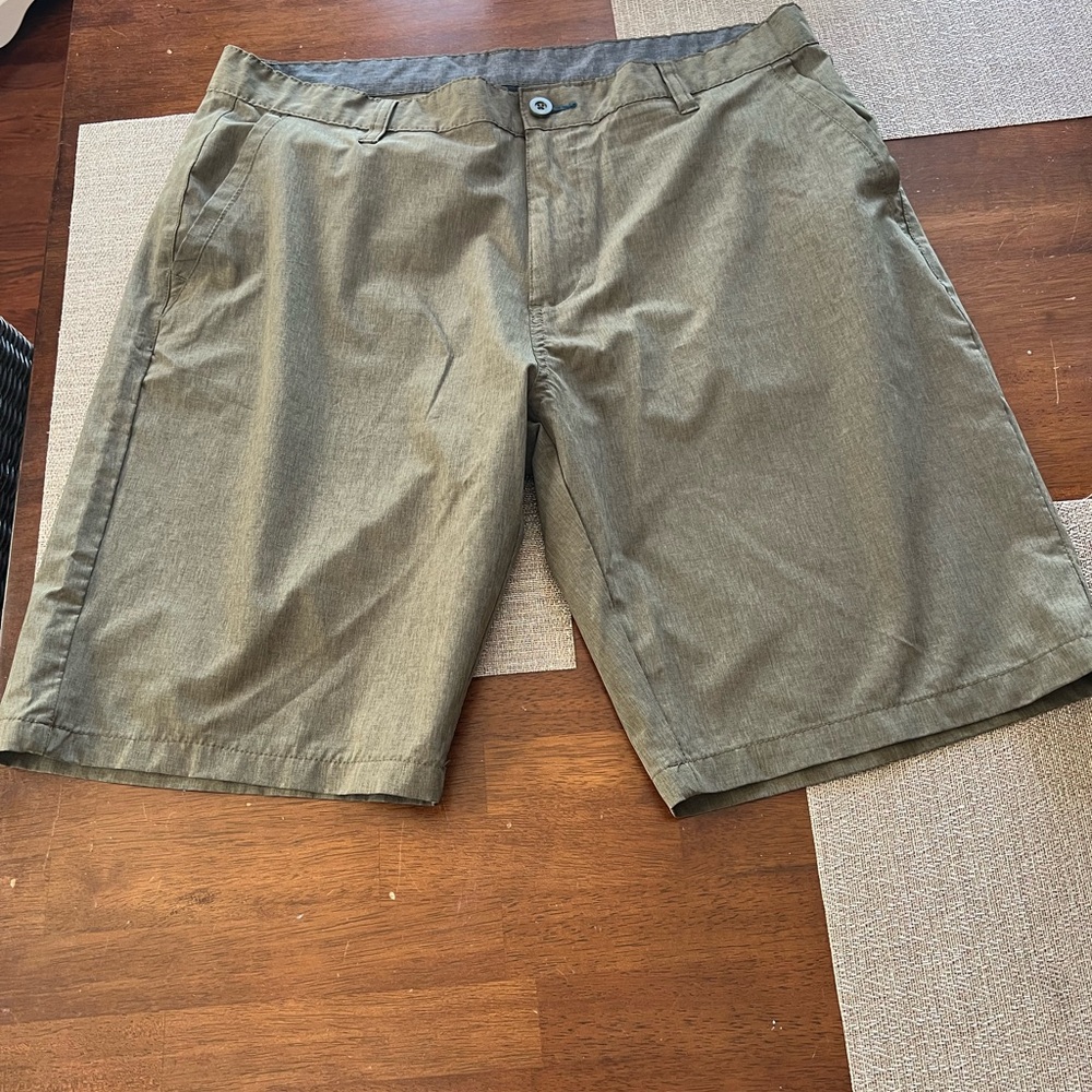 Mens Burnside shorts like new